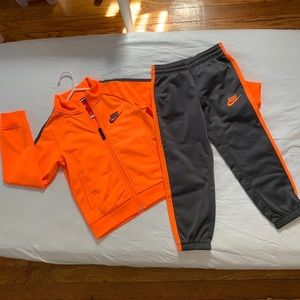 Nike boys 2-pc track suit set
